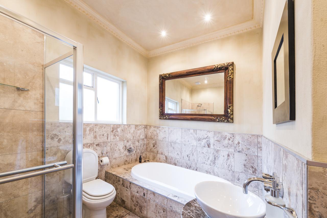 Appartement Whispering Palms à Port Elizabeth Extérieur photo